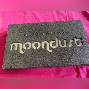 Urbane Decay eyeshadow palette